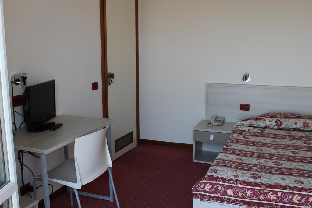 Hotel Fiesta Casalpusterlengo Extérieur photo