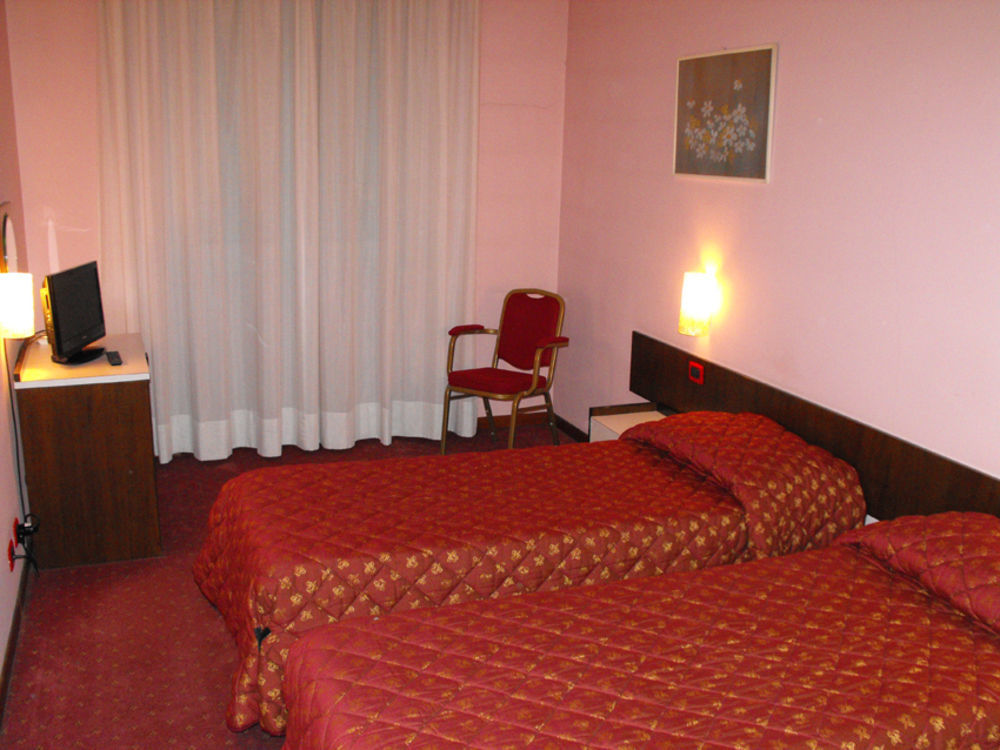 Hotel Fiesta Casalpusterlengo Extérieur photo